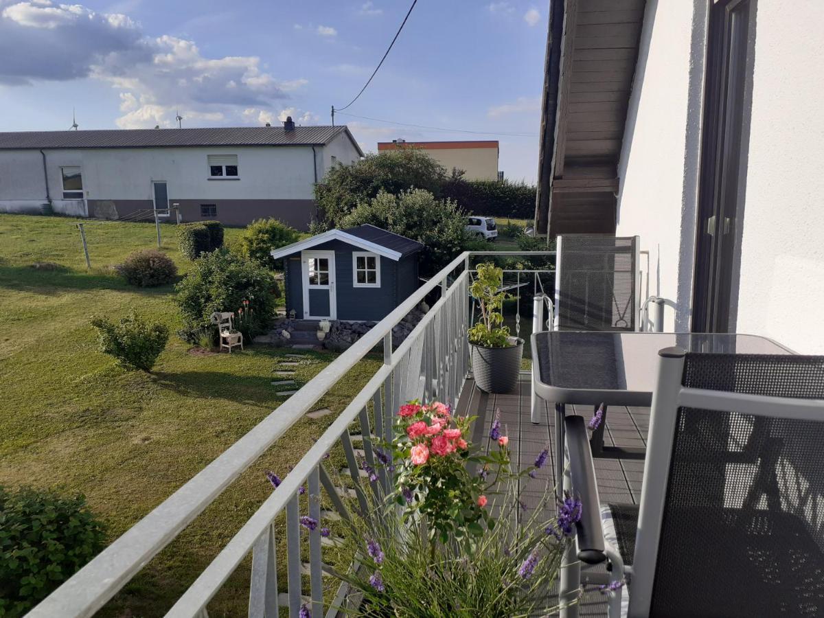 Eifelstern-Schoene Ferienwohnung Mit Balkon Kalenborn-Scheuern 外观 照片